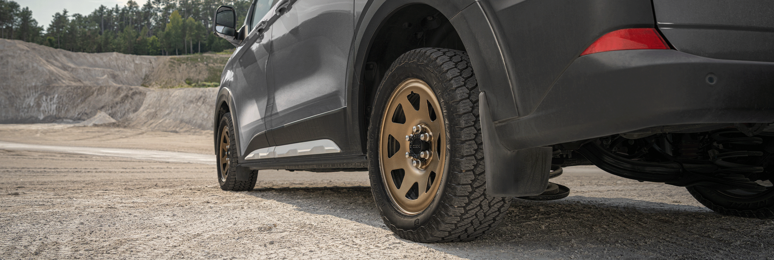 Cerchi in lega marca dotz 4x4 modello Dakar HD bronze su veicolo Ford Tourneo